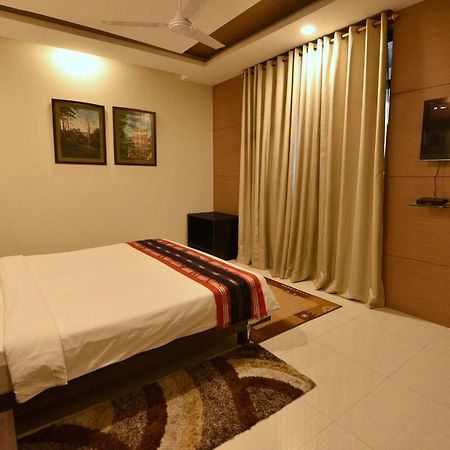 Hotel Dibrugarh Club House Esterno foto