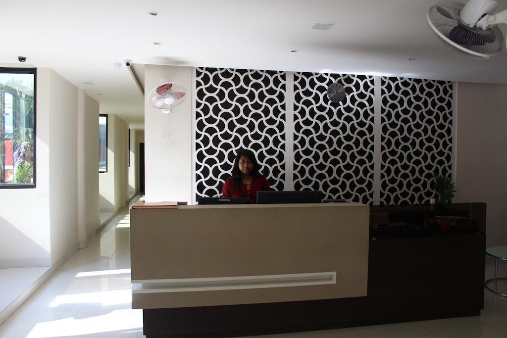 Hotel Dibrugarh Club House Esterno foto