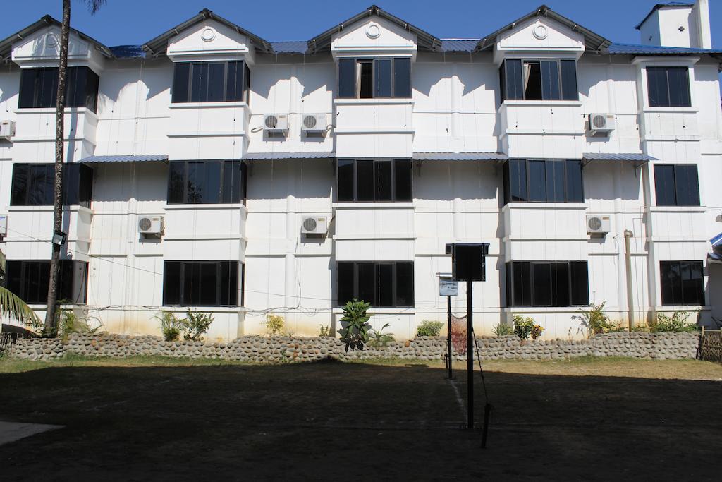 Hotel Dibrugarh Club House Esterno foto