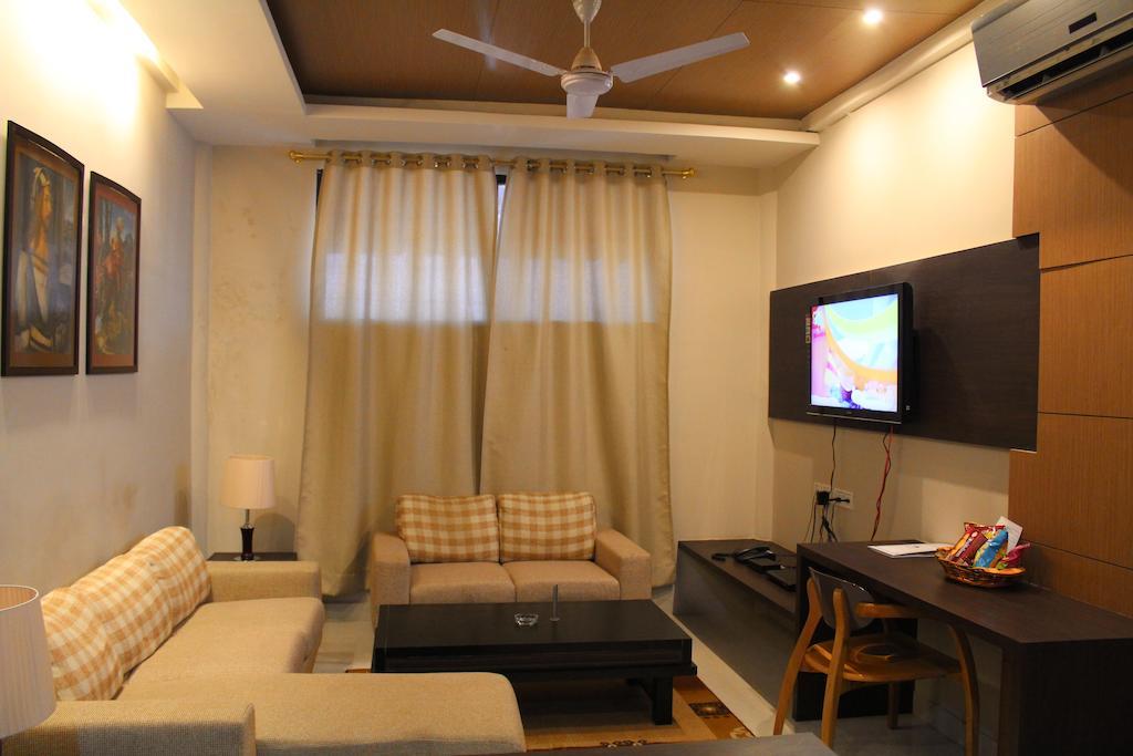 Hotel Dibrugarh Club House Esterno foto