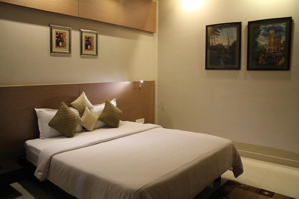 Hotel Dibrugarh Club House Esterno foto