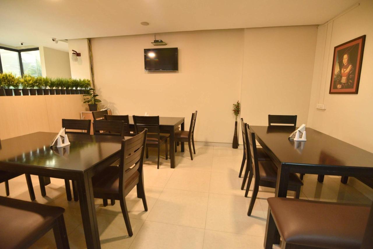 Hotel Dibrugarh Club House Esterno foto