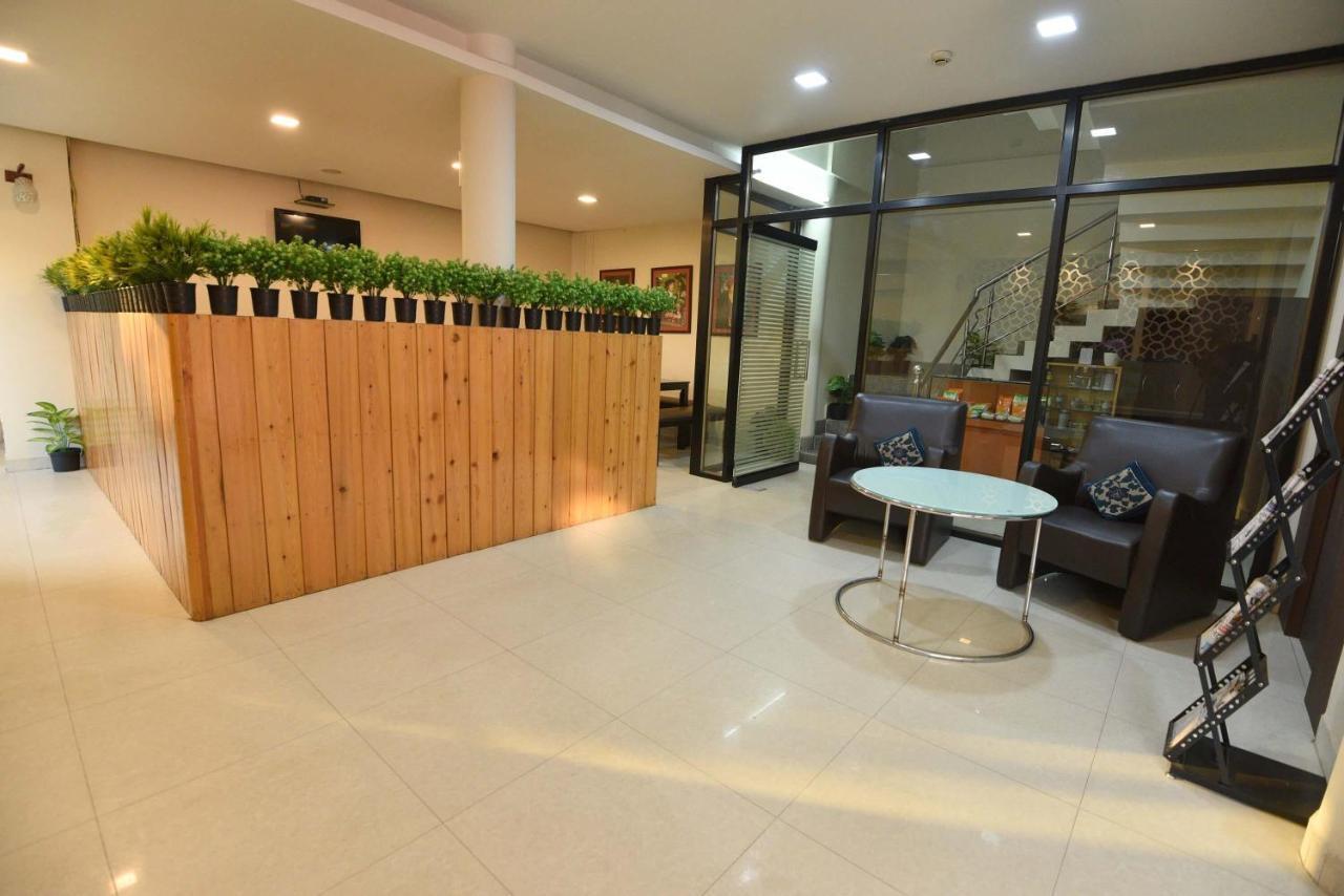 Hotel Dibrugarh Club House Esterno foto