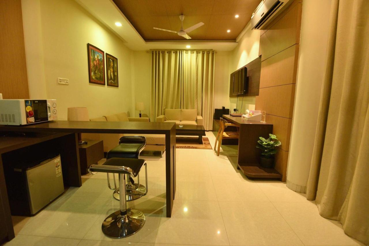 Hotel Dibrugarh Club House Esterno foto